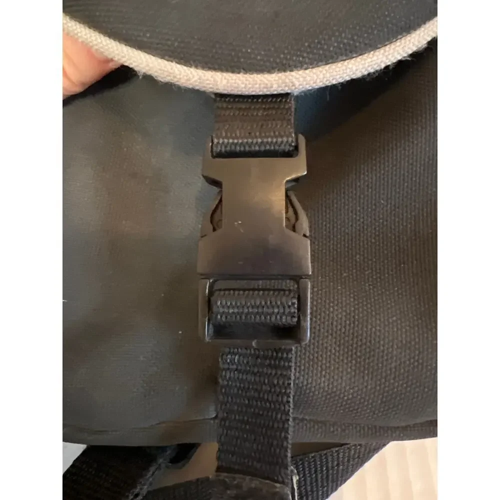 Samsonite small padded camera bag small electronics adjustable shoulder strap.